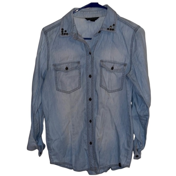 Rock & Republic Tops - 🌹Rock & Republic Denim Button-Up Shirt